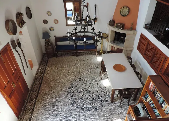 Anna Maria 린도스